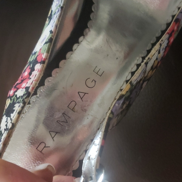 Cute Sexy Heels Floral Print - Picture 3 of 6